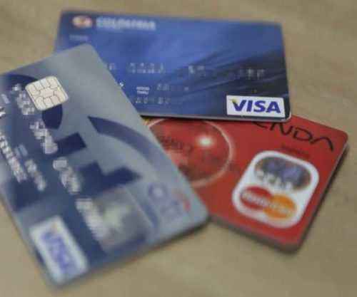 Cómo las compañías de tarjetas de crédito calculan las tasas de interés