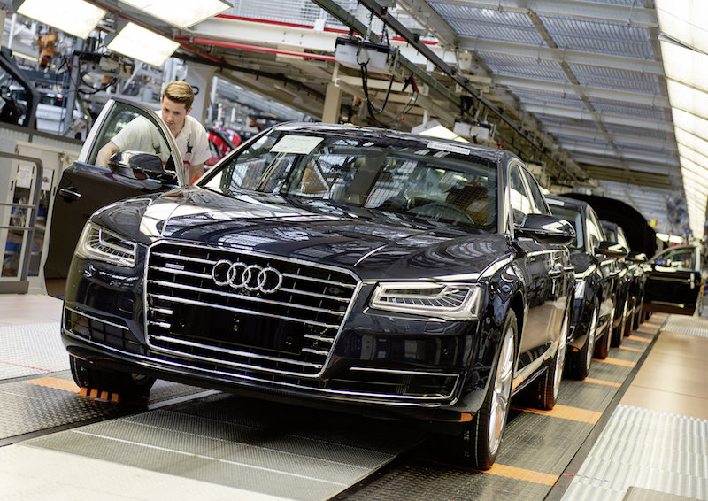 Cómo construyen los autos más caros de Audi: dentro de la línea de producción del Audi A8