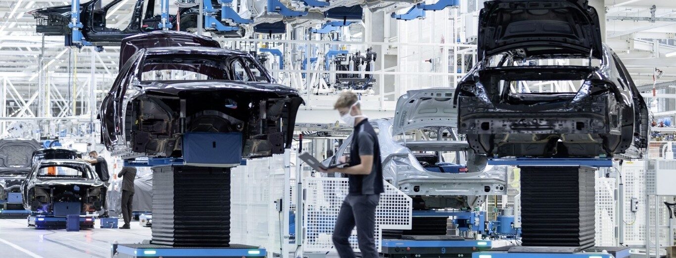 Cómo fabrican el Mercedes más caro - Inside Maybach Production Line Factory