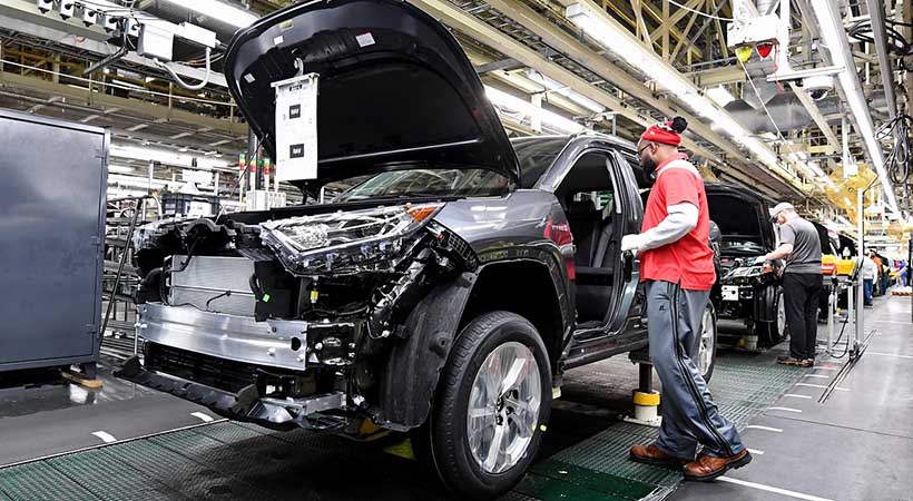 El nuevo Toyota RAV4 híbrido sale de la línea de producción en Toyota Kentucky (cómo se fabrica)