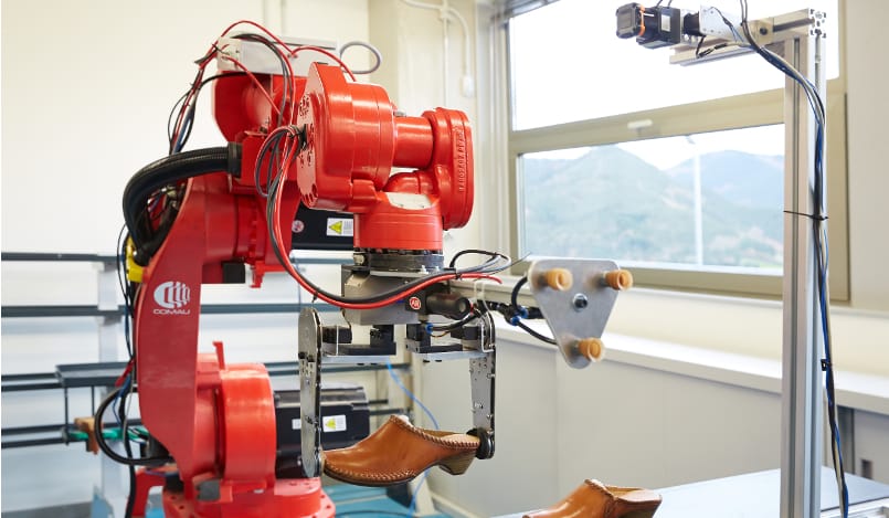 Fábrica de calzado - Línea de producción automatizada