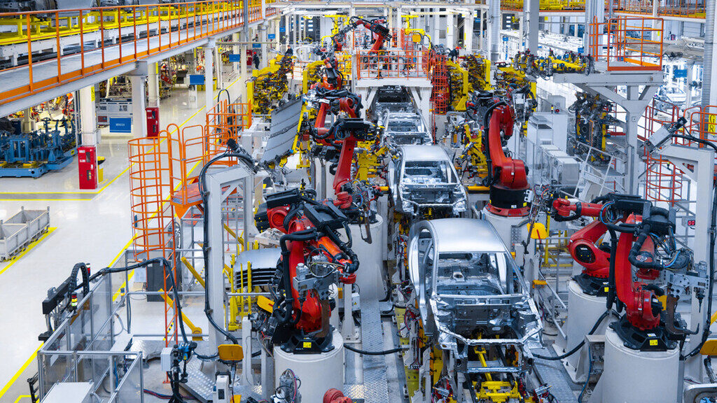 Línea de producción _ #1 _ ¿Cómo van las cosas en la fábrica de automóviles?
