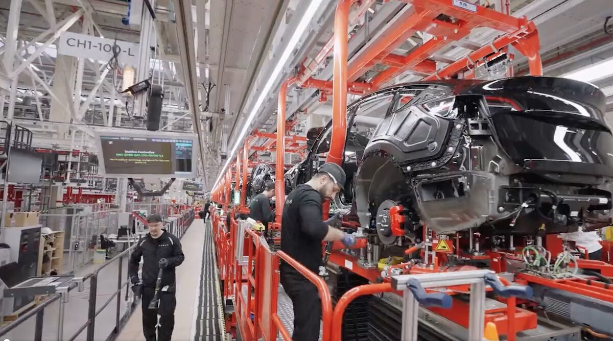 Línea de producción del Tesla Model Y en la nueva Gigafactory de Berlín 🏭 ¿Cómo se fabrica?