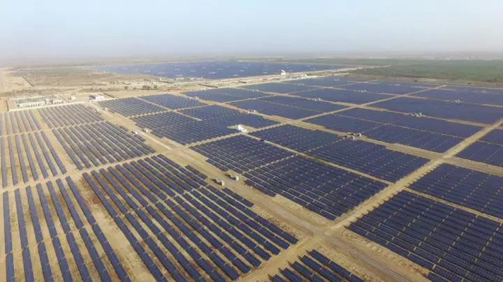 Qué tan grande es una línea de producción de paneles solares de 500 MW